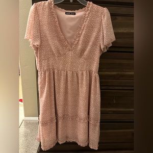 Color soft pink, size Medium